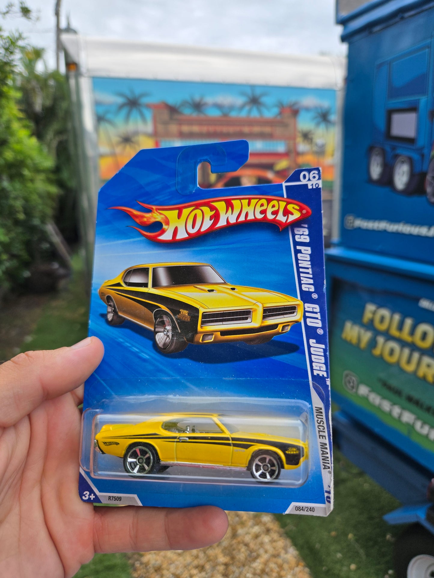 1969 Pontiac GTO judge – yellow