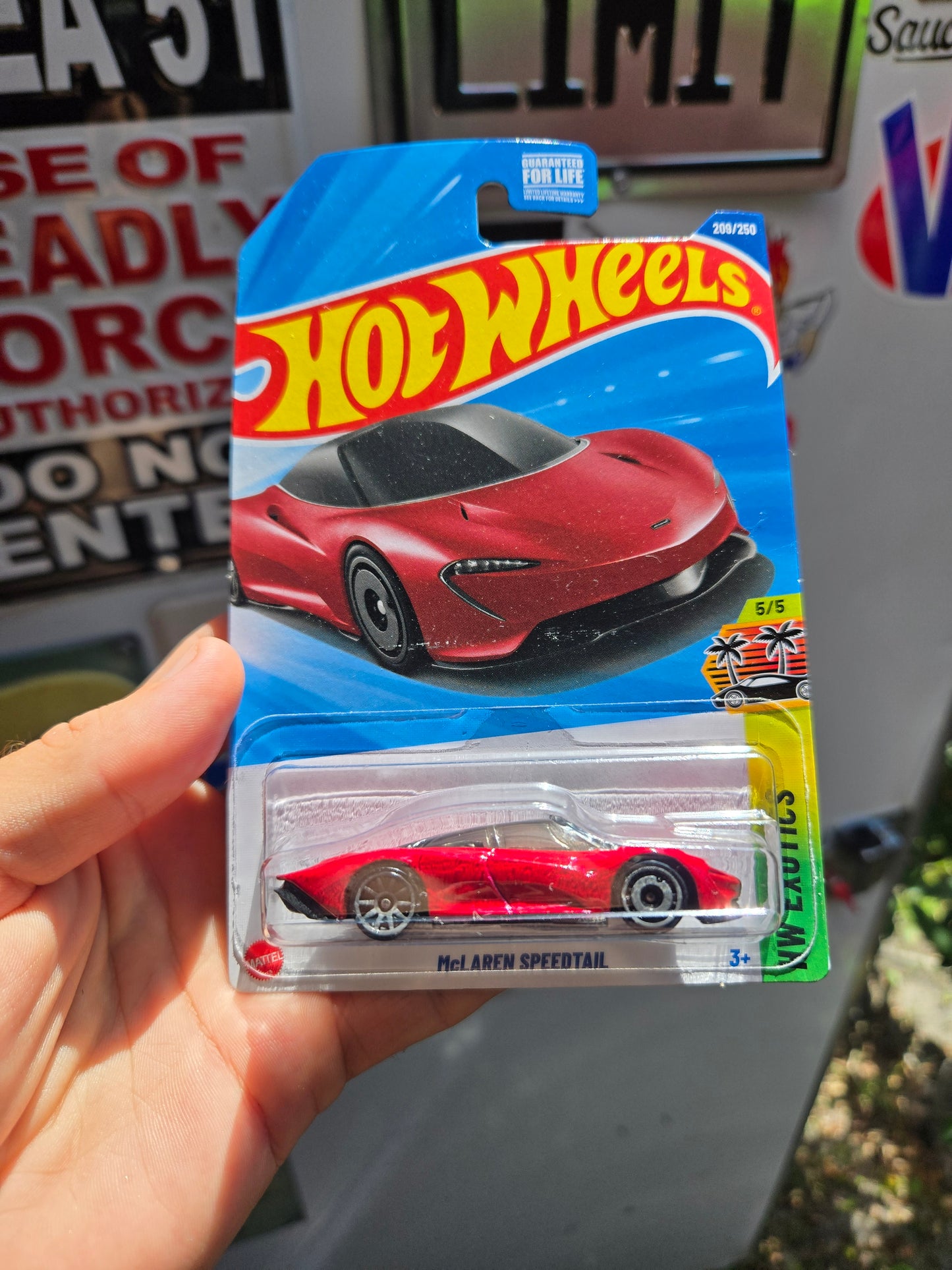 McLaren Speedtail - red