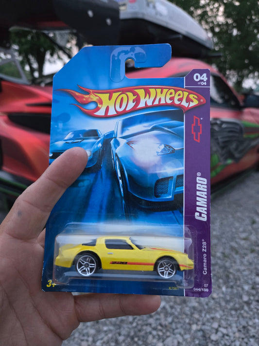 Camaro Z28 - yellow