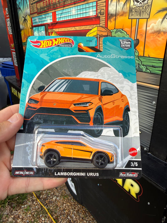 Lamborghini Urus - orange