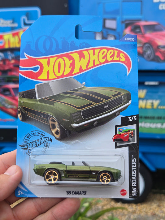1969 Camaro convertible-green ￼