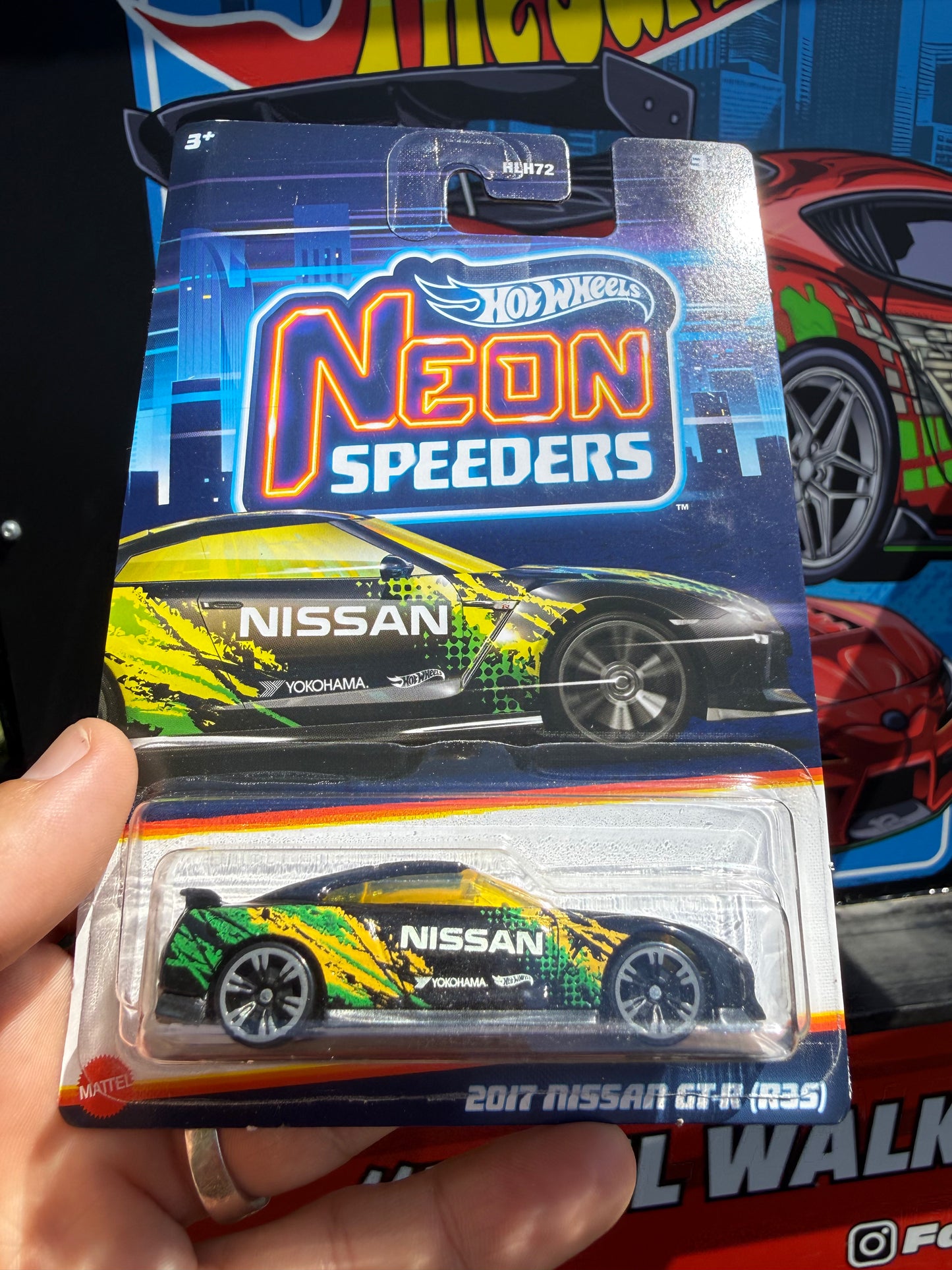 2017 Nissan GTR R35 - neon speeders